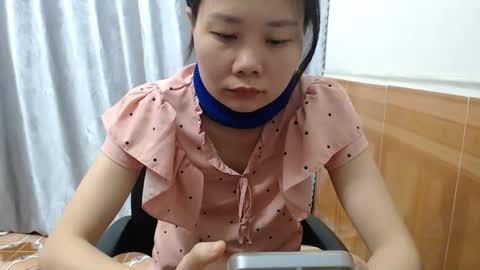 Snapshot of girlbaee chatting on 10-27-25, 01:20 Babe online show from 10-27-25, 01:20