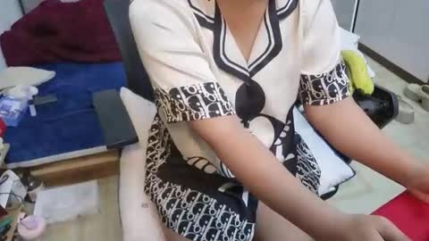 girlhanoi online show from 12-18-25, 03:23