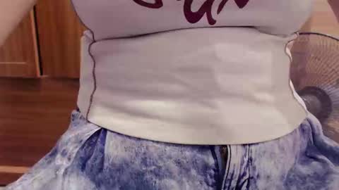girlhanoi online show from 04-11-26, 10:52