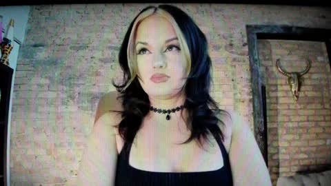 Snapshot of girlnamedcheese chatting on 01-24-25, 07:07 Cheese online show from 01-24-25, 07:07