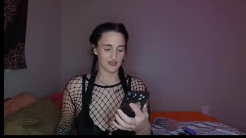 Snapshot of girlofurdreamsxxxxox chatting on 12-04-25, 02:48 Camille online show from 12-04-25, 02:48