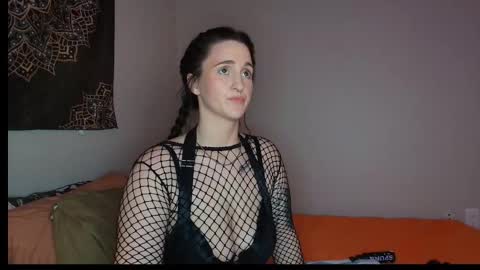 Snapshot of girlofurdreamsxxxxox chatting on 12-05-25, 02:53 Camille online show from 12-05-25, 02:53