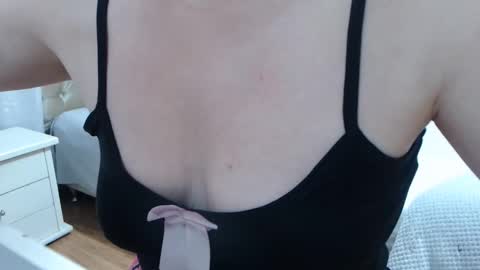 Snapshot of girlvictoria chatting on 01-10-26, 11:34 Victoria online show from 01-10-26, 11:34