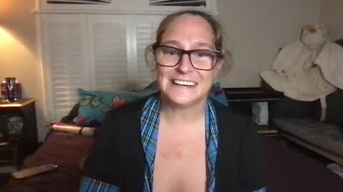 Snapshot of girlzhavefuntoo chatting on 09-11-25, 02:44 Girls Have Fun Too online show from 09-11-25, 02:44