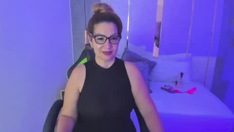 Snapshot of gisela27 chatting on 05-13-26, 12:57 Gisella online show from 05-13-26, 12:57