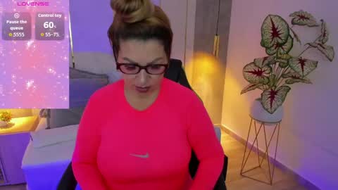 Snapshot of gisela27 chatting on 05-18-26, 12:55 Gisella online show from 05-18-26, 12:55