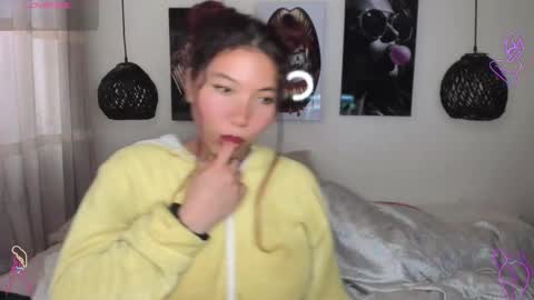  Kylie  online show from 02-16-25, 08:33