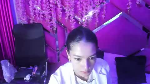 Snapshot of gisell_squirt chatting on 10-09-25, 11:52 gisell_squirt online show from 10-09-25, 11:52