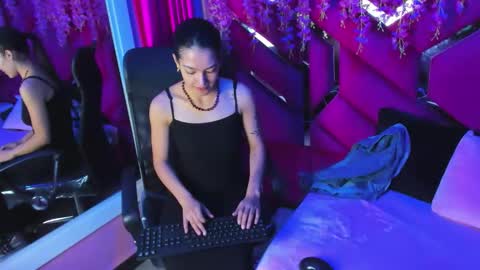 Snapshot of gisell_squirt chatting on 10-11-25, 11:42 gisell_squirt online show from 10-11-25, 11:42