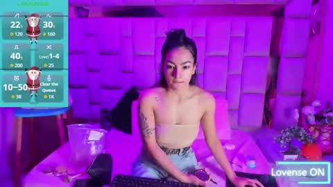 Snapshot of gisell_squirt chatting on 11-21-25, 12:37 gisell_squirt online show from 11-21-25, 12:37