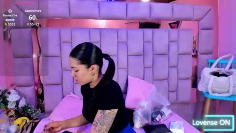 Snapshot of gisell_squirt chatting on 12-02-25, 12:43 gisell_squirt online show from 12-02-25, 12:43