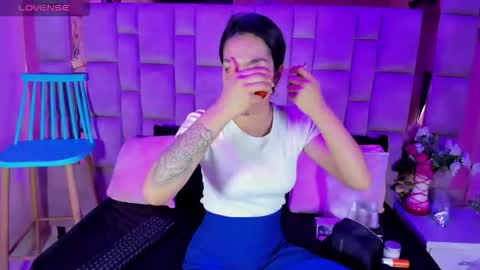 Snapshot of gisell_squirt chatting on 12-15-25, 12:09 gisell_squirt online show from 12-15-25, 12:09