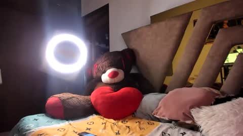 . Gisel Reyes . online show from 12-02-25, 08:48