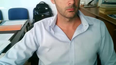 giuseppevai1 online show from 09-25-25, 10:19