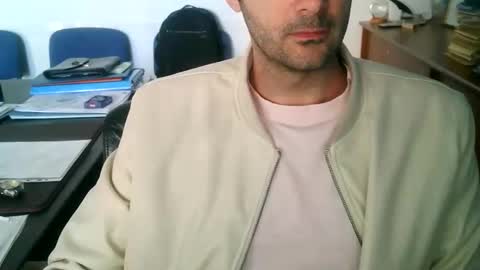 giuseppevai1 online show from 04-24-26, 09:01