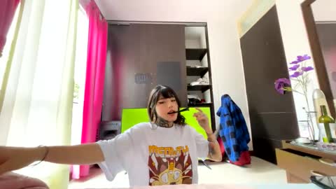 Snapshot of givenom chatting on 02-17-25, 04:37 dirtyvenom online show from 02-17-25, 04:37