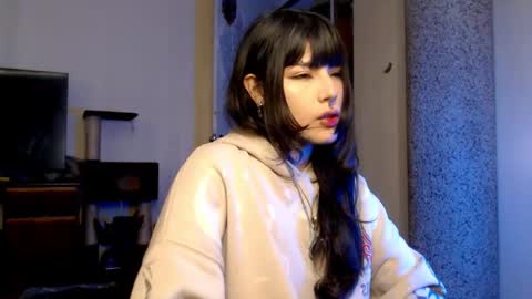 Snapshot of givenom chatting on 11-17-25, 08:36 dirtyvenom online show from 11-17-25, 08:36