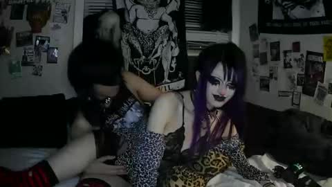 Gloomy online show from 04-18-26, 04:49