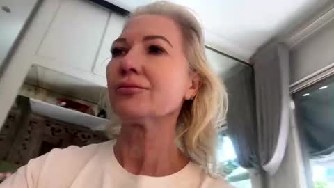 Snapshot of gl1tter_barbie chatting on 04-28-26, 07:46 Gl1tter Barbie online show from 04-28-26, 07:46