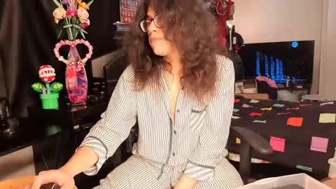 Snapshot of glaceon9 chatting on 02-14-25, 11:31 glaceon9 online show from 02-14-25, 11:31