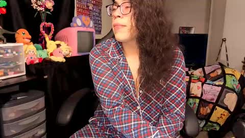 Snapshot of glaceon9 chatting on 10-05-25, 02:37 glaceon9 online show from 10-05-25, 02:37