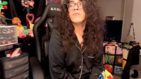 Snapshot of glaceon9 chatting on 10-11-25, 05:28 glaceon9 online show from 10-11-25, 05:28