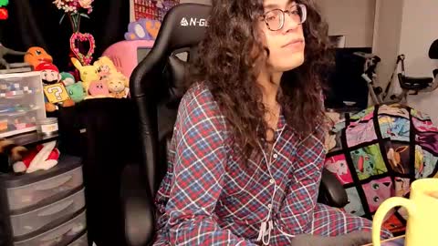 Snapshot of glaceon9 chatting on 10-22-25, 08:47 glaceon9 online show from 10-22-25, 08:47