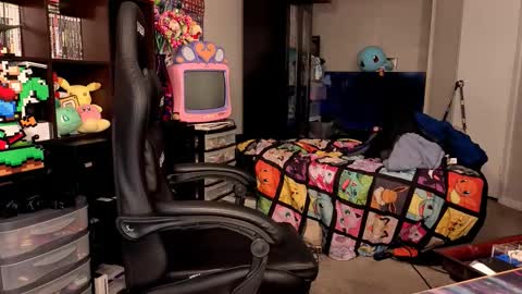 Snapshot of glaceon9 chatting on 11-06-25, 01:17 glaceon9 online show from 11-06-25, 01:17