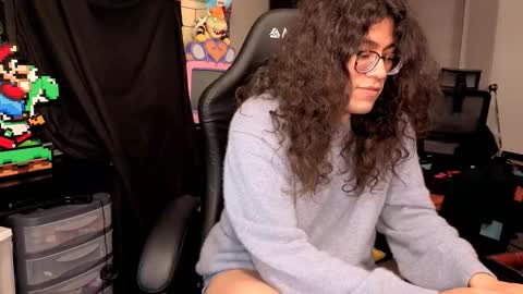 Snapshot of glaceon9 chatting on 11-16-25, 04:07 glaceon9 online show from 11-16-25, 04:07