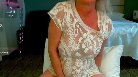 Gwendolyn online show from 01-21-25, 09:36