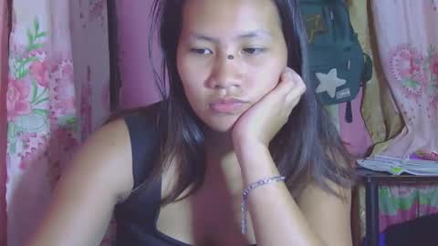 Snapshot of glamgoddess23 chatting on 12-18-25, 02:28 glamgoddess23 online show from 12-18-25, 02:28