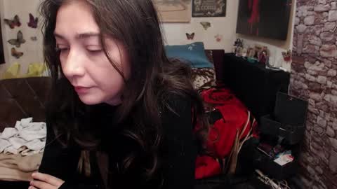 Snapshot of glamourhottie chatting on 11-12-25, 09:21 Glamourhottie online show from 11-12-25, 09:21