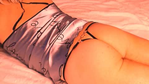 Snapshot of glan_do_line chatting on 02-20-25, 05:40 Pauline online show from 02-20-25, 05:40