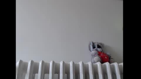 Snapshot of glan_do_line chatting on 10-19-25, 10:27 Pauline online show from 10-19-25, 10:27