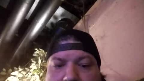 Snapshot of gleeguy chatting on 11-05-25, 06:57 gleeguy online show from 11-05-25, 06:57