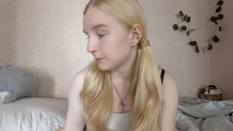 Laura online show from 05-19-26, 07:04