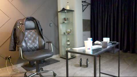 Matthew .. for short call me Matt online show from 01-02-25, 04:09