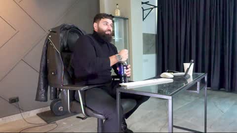 Matthew .. for short call me Matt online show from 01-02-25, 07:12