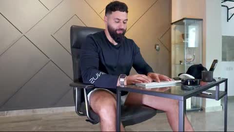 Matthew .. for short call me Matt online show from 02-13-25, 09:20