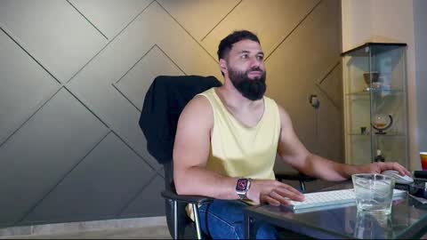 Matthew .. for short call me Matt online show from 02-25-25, 05:08