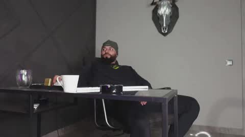 Matthew .. for short call me Matt online show from 09-27-25, 10:26