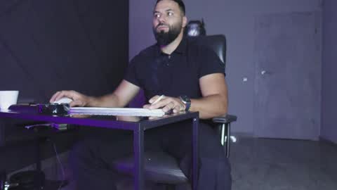 Matthew .. for short call me Matt online show from 09-30-25, 08:47