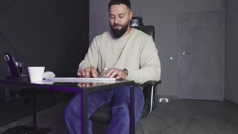 Matthew .. for short call me Matt online show from 10-12-25, 10:09