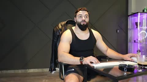 Matthew .. for short call me Matt online show from 04-05-26, 03:42