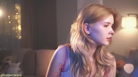 Snapshot of glimmerwave chatting on 12-14-25, 05:40 Gracia online show from 12-14-25, 05:40