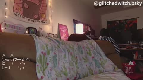 Glitch online show from 12-19-24, 10:32