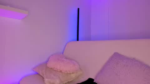 Snapshot of gloomydoll chatting on 12-09-24, 03:44 Mimi online show from 12-09-24, 03:44