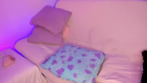 Snapshot of gloomydoll chatting on 02-08-25, 05:50 Mimi online show from 02-08-25, 05:50