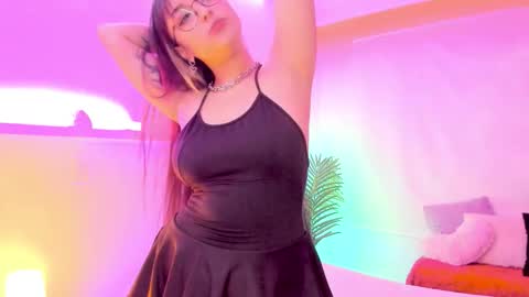 Snapshot of gloomydoll chatting on 11-15-25, 07:21 Mimi online show from 11-15-25, 07:21