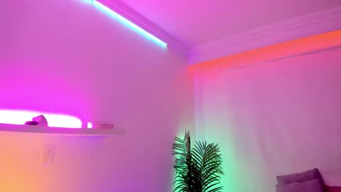 Snapshot of gloomydoll chatting on 11-19-25, 07:14 Mimi online show from 11-19-25, 07:14